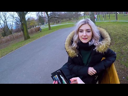 ❤️ Gleypir heitt ásamt ókunnugra fyrir peninga - blástur í garðinum eftir Evu Elfie ❌ Bara klám hjá okkur ️❤